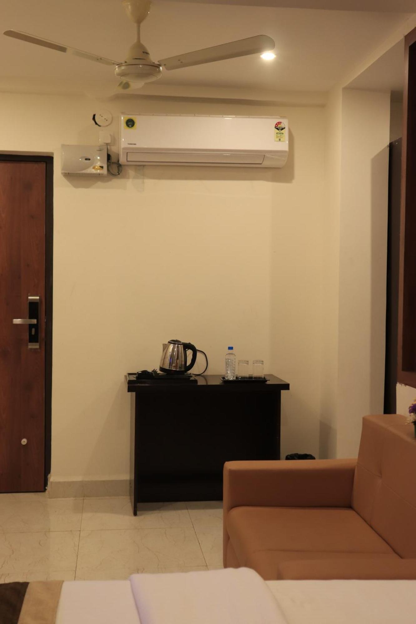 Balaji Gold Inn Hotel Hubli Exterior foto